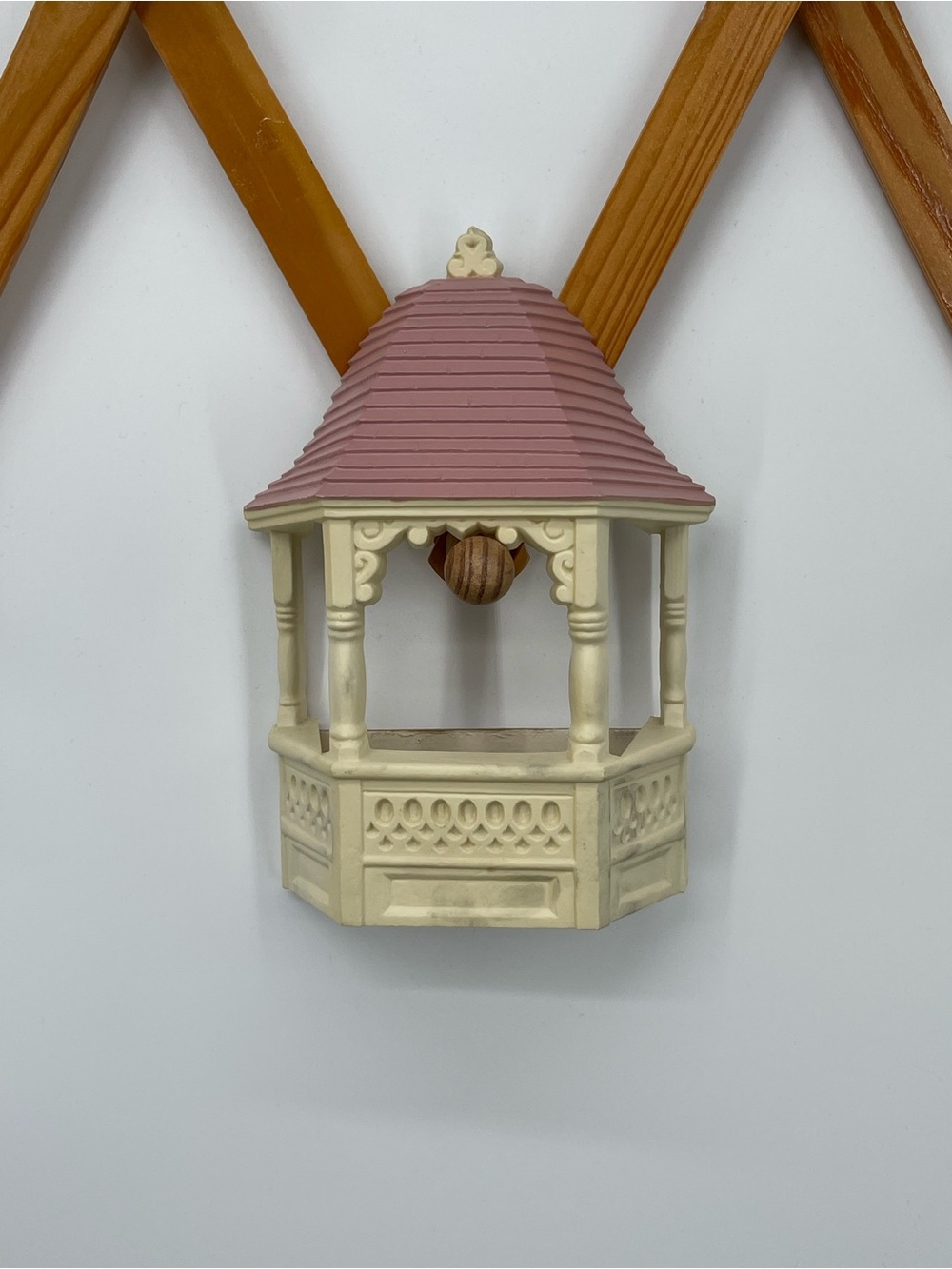 ⭐️Burwood Vintage Wall Hanging D2973 Kiosk Gazebo 3D Pink Roof 1989